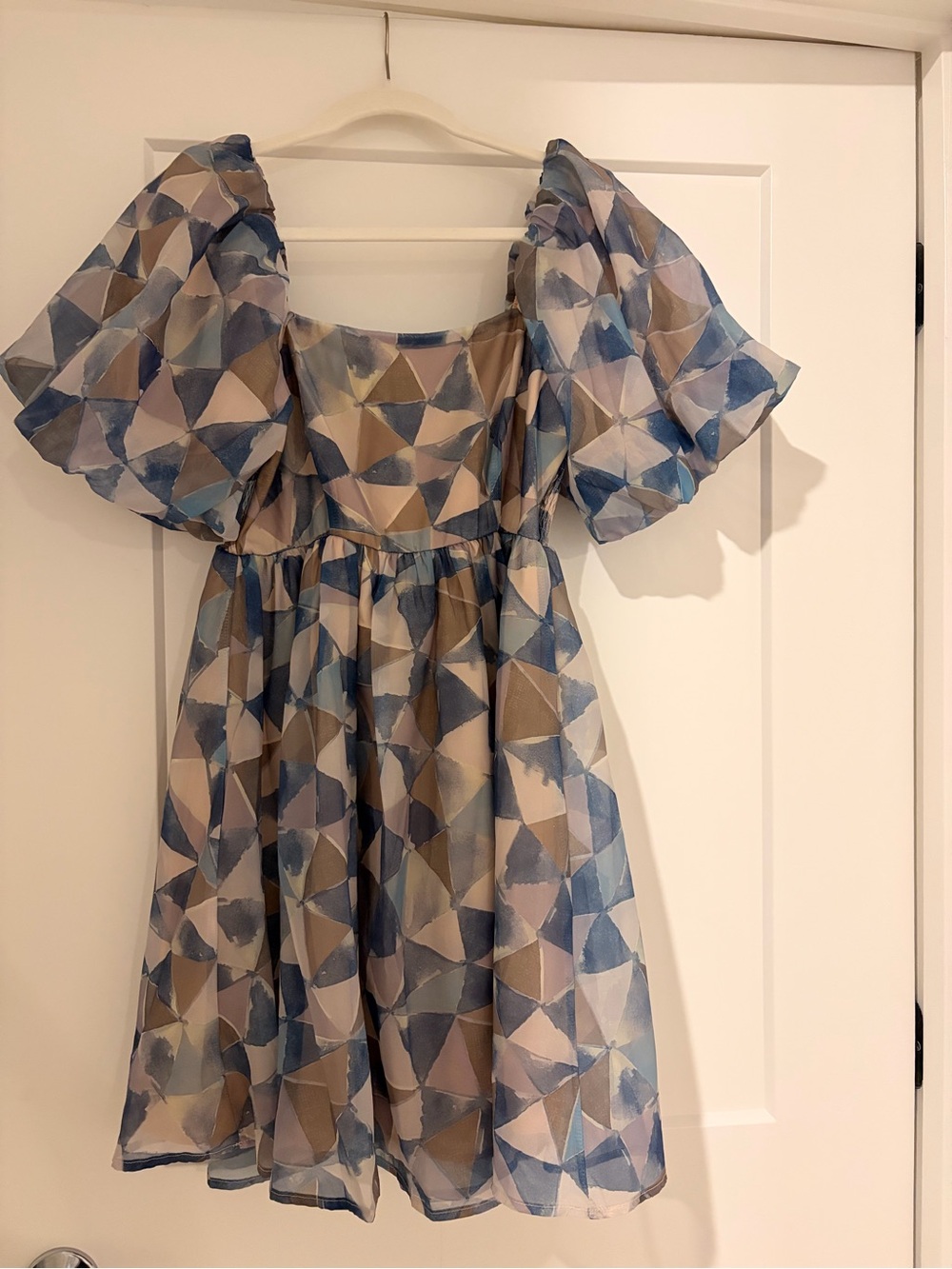 entro Blue and Tan Geometric Puff-Sleeve Dress
